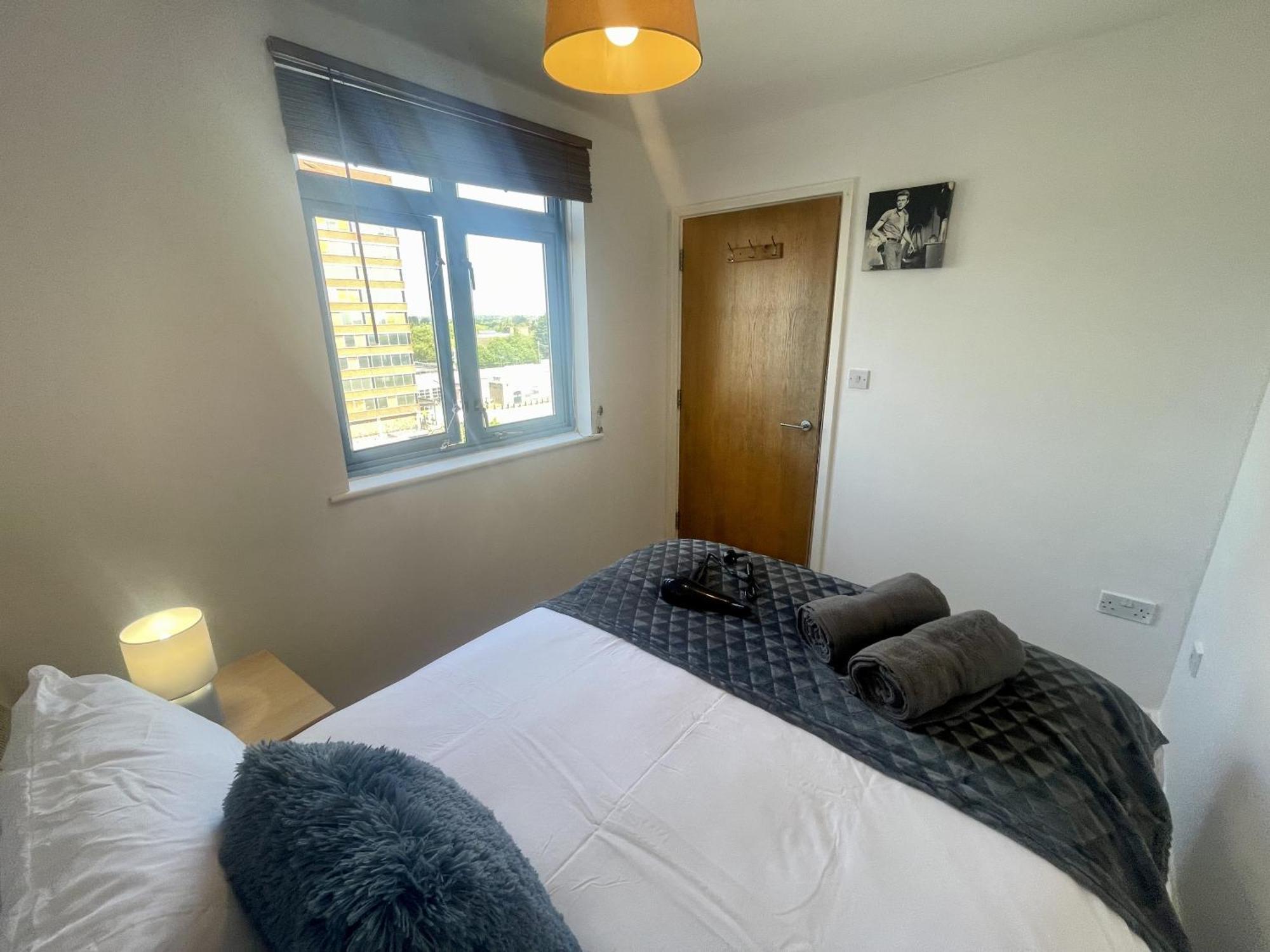 Hk Life Serviced Apartment , City Centre Свіндон Екстер'єр фото