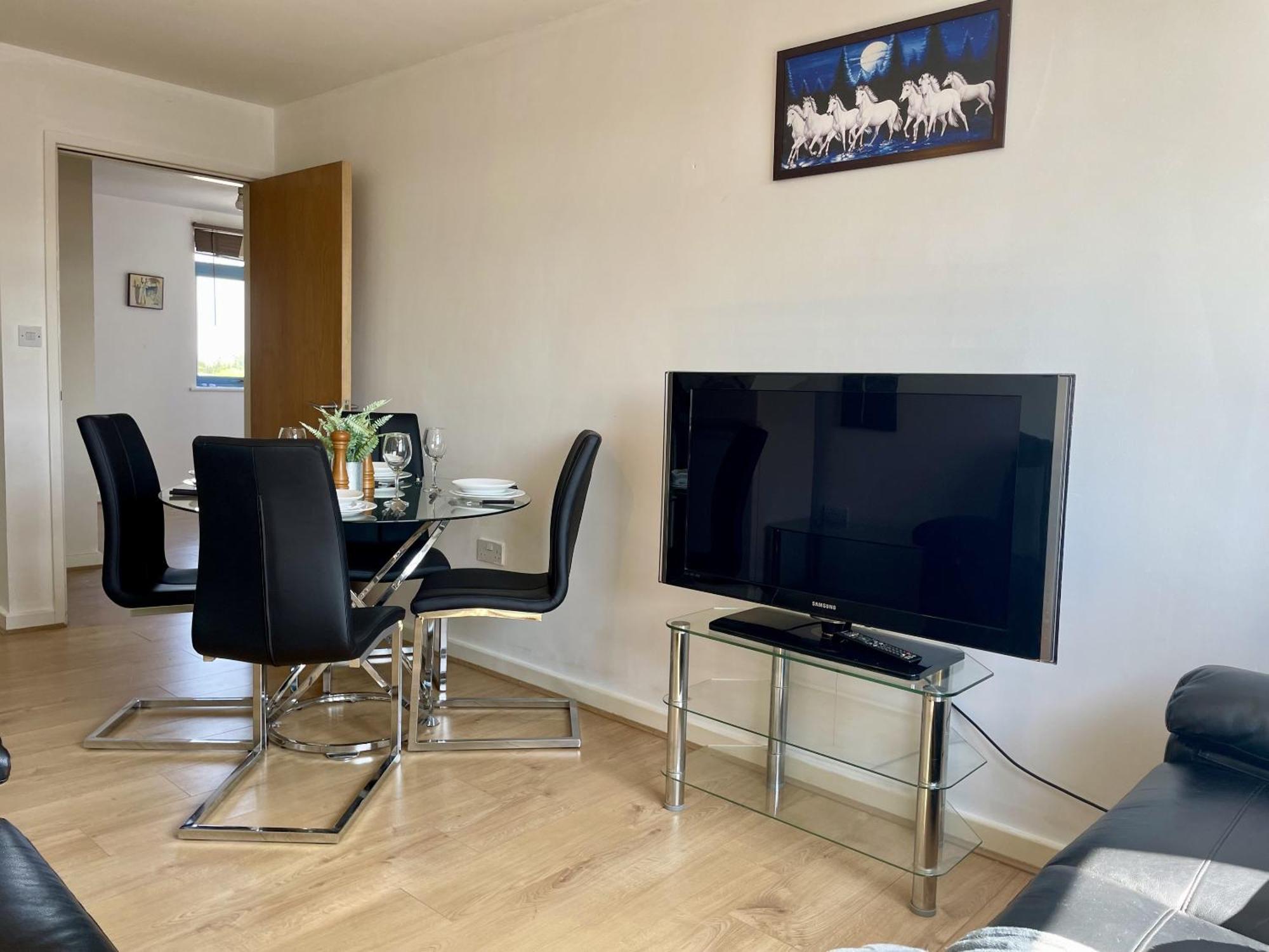 Hk Life Serviced Apartment , City Centre Свіндон Екстер'єр фото