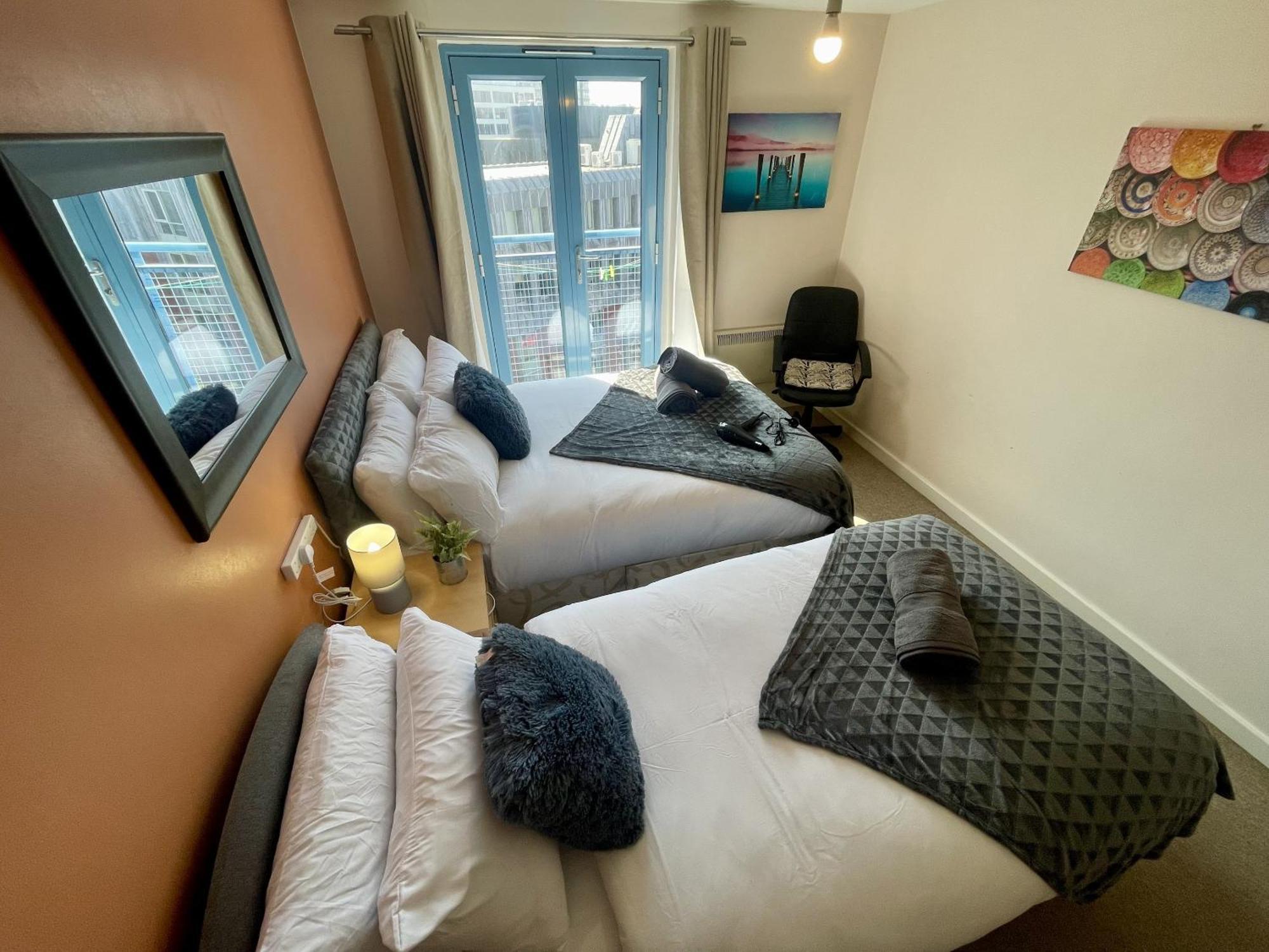 Hk Life Serviced Apartment , City Centre Свіндон Екстер'єр фото