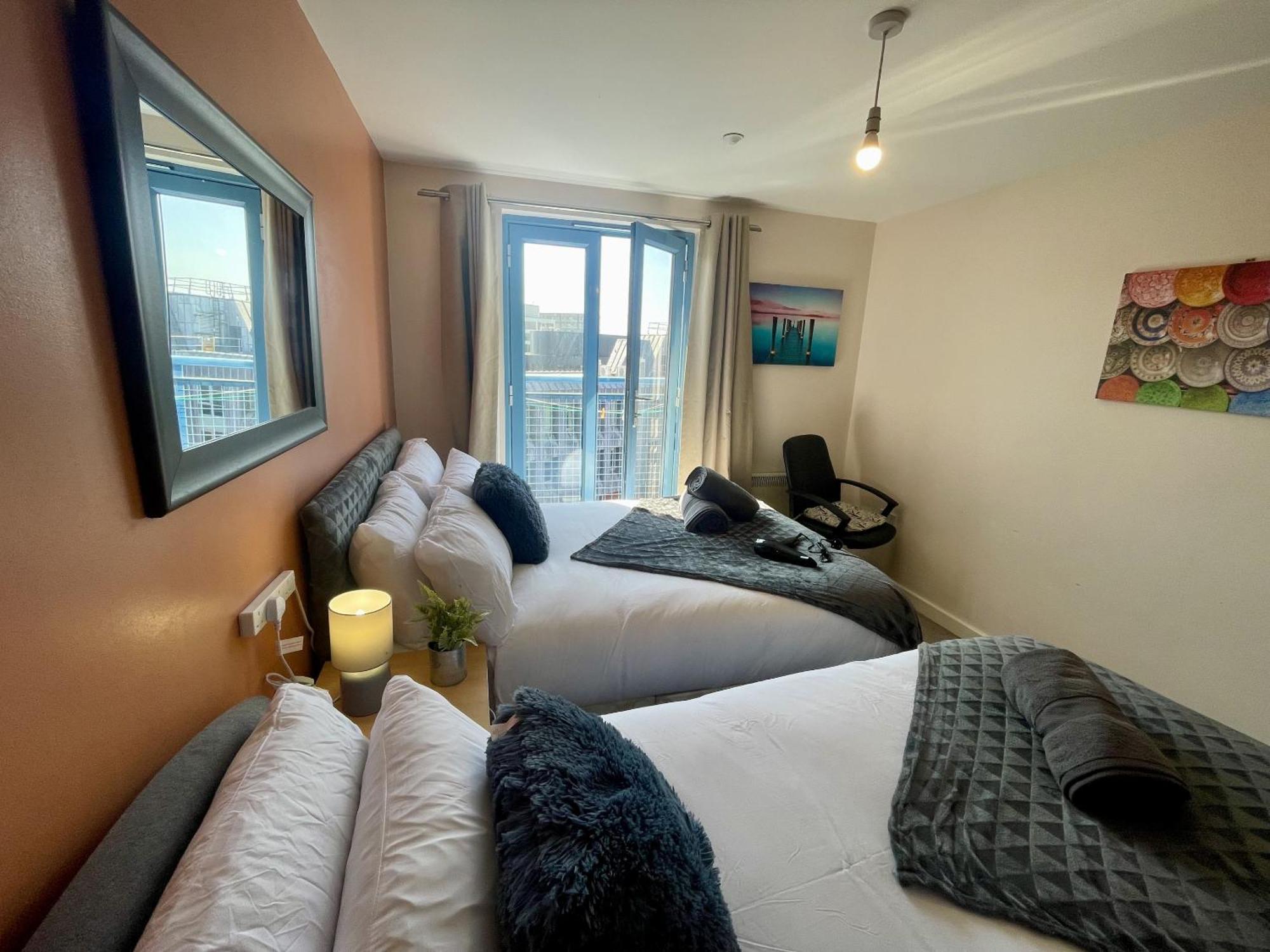 Hk Life Serviced Apartment , City Centre Свіндон Екстер'єр фото
