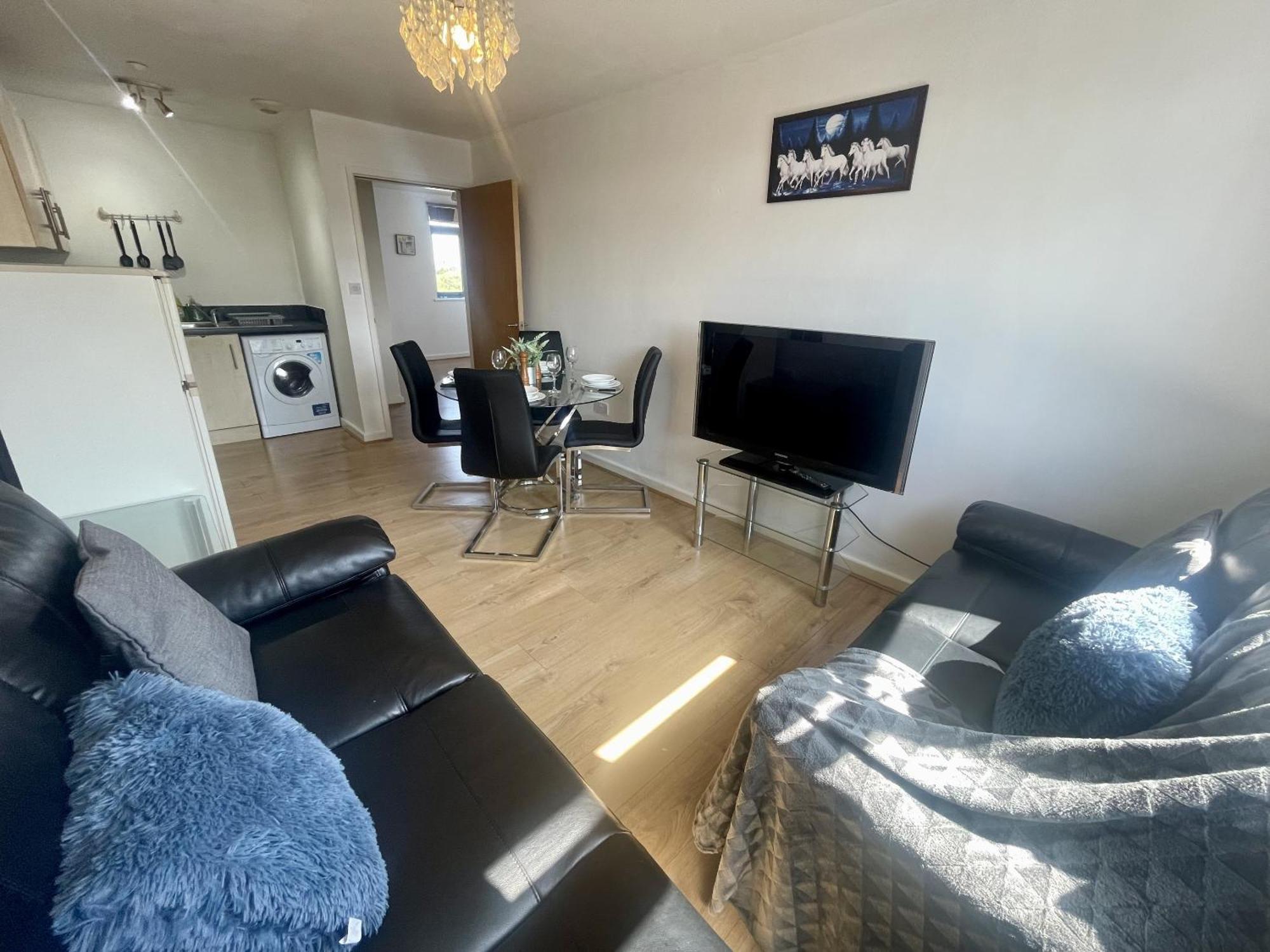 Hk Life Serviced Apartment , City Centre Свіндон Екстер'єр фото