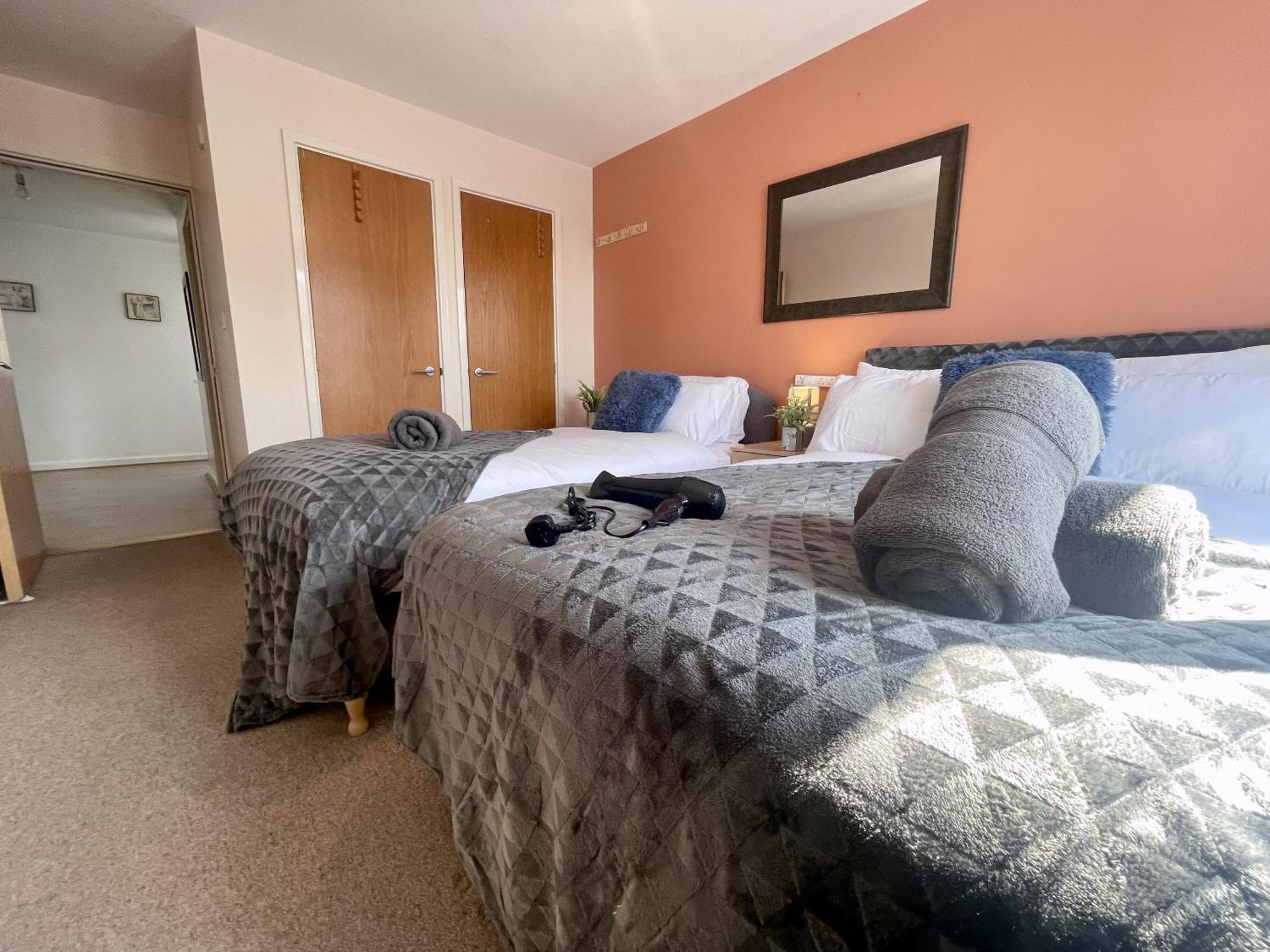 Hk Life Serviced Apartment , City Centre Свіндон Екстер'єр фото